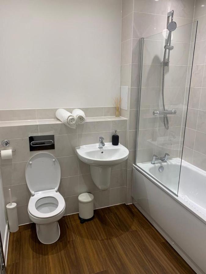 Lakeside 2 Bed Luxury Apartment No Parties No Events Early Check-In Late Check- Out Allowed Уэст-Таррок Экстерьер фото