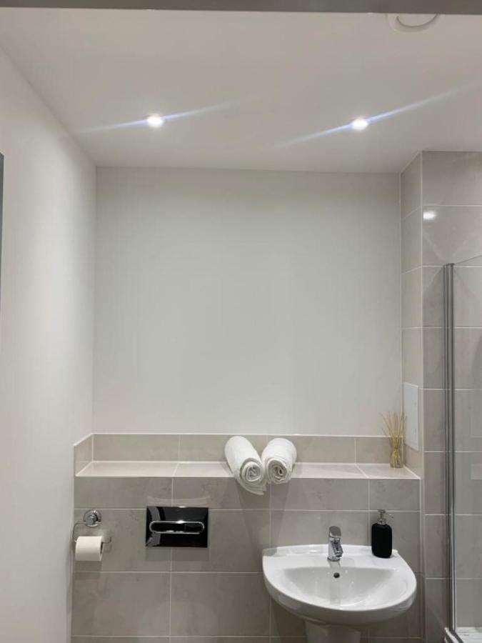 Lakeside 2 Bed Luxury Apartment No Parties No Events Early Check-In Late Check- Out Allowed Уэст-Таррок Экстерьер фото