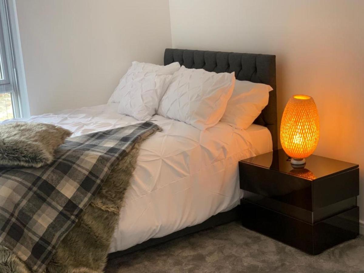 Lakeside 2 Bed Luxury Apartment No Parties No Events Early Check-In Late Check- Out Allowed Уэст-Таррок Экстерьер фото