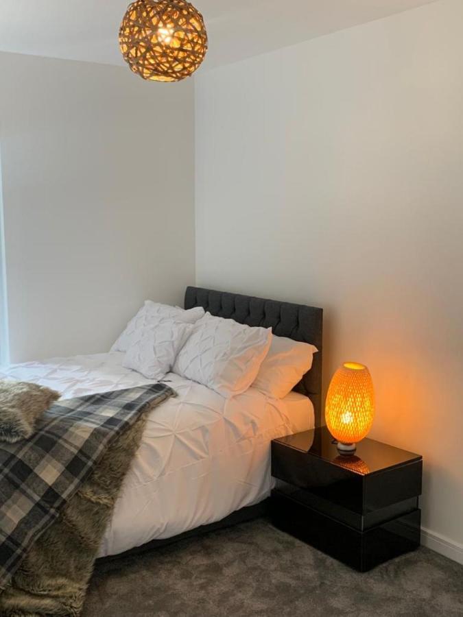 Lakeside 2 Bed Luxury Apartment No Parties No Events Early Check-In Late Check- Out Allowed Уэст-Таррок Экстерьер фото