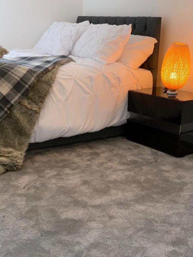 Lakeside 2 Bed Luxury Apartment No Parties No Events Early Check-In Late Check- Out Allowed Уэст-Таррок Экстерьер фото